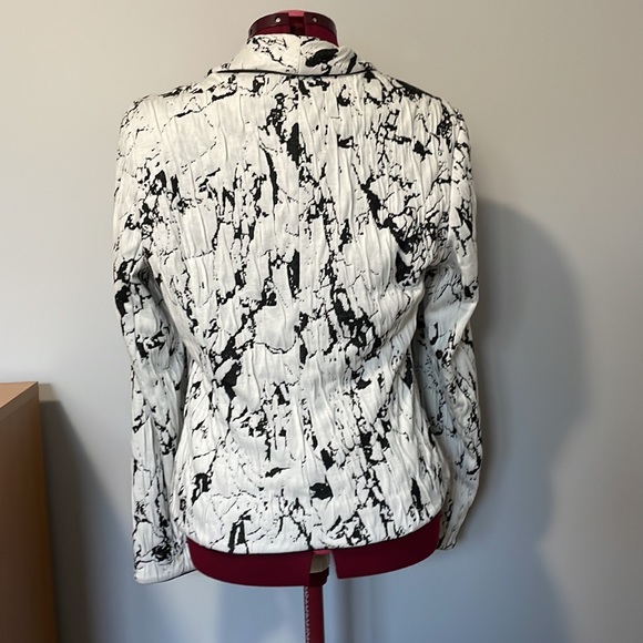 Calvin Klein white and black blazer - Picture 5 of 7